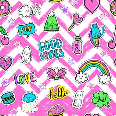 Vektör el çekilmiş moda pembe renkli yamalar: gökkuşağı, halka, dağ, kedi, hayalet, bulut, macaron, pasta, lolipop, kalp seamless modeli. Modern pop sanat plakası, yamalar PIN, 80s 90s stil rozet