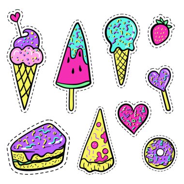Vektör elle çizilmiş moda yamalar kümesi: halka, karpuz, dondurma, şeker, çilek, tanımlama bilgileri, pizza, kek. Pop art çıkartma, yamalar, iğne, rozetleri 80s 90s çizgi film tarzı