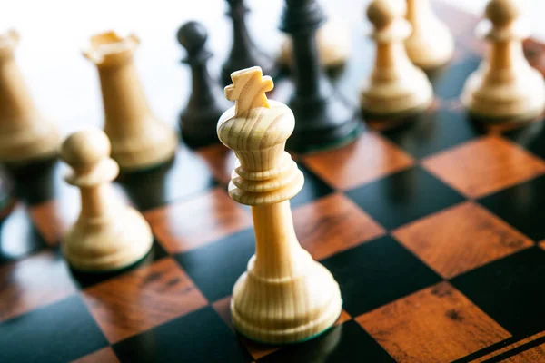 Chess Pieces Chessboard Table Chess Piece King Close — Stock Photo, Image