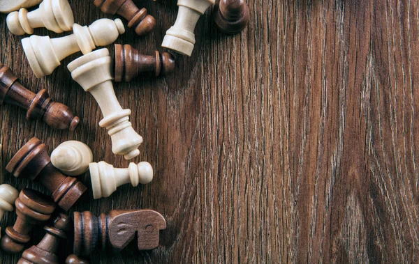 Scattered Chess Pieces Wooden Background Close — Stock Photo, Image