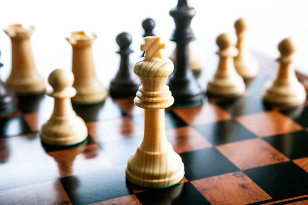 Chess Pieces Chessboard Chess Piece King White Background — Stock Photo, Image