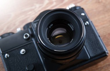 Retro siyah geniş açı film kamera yakın çekim