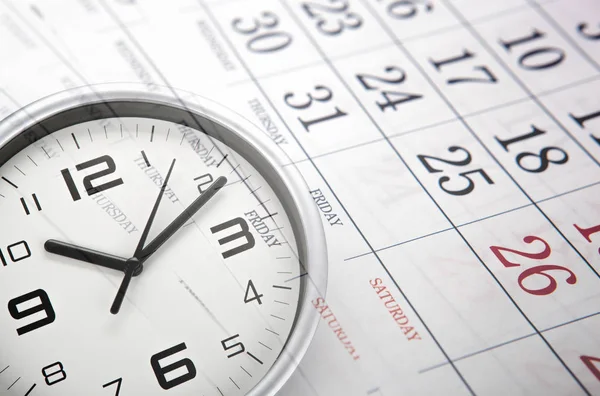 Wandkalender Met Het Aantal Dagen Witte Klok Gezicht Close — Stockfoto