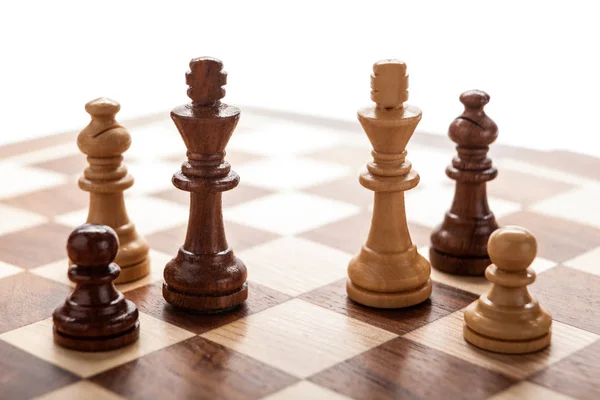 Two wooden chess kings between other pieces — Stock Photo, Image