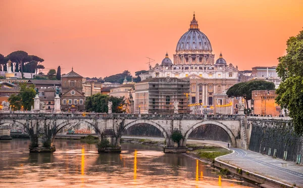 Natt Med Utsikt Över Peter Basilica Rom Italien Rom Arkitektur — Stockfoto