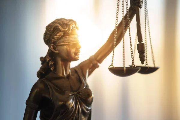 Статуя Правосудия Весами Адвокатской Конторе Леди Юстиция Символ Правосудия Юридическое — стоковое фото