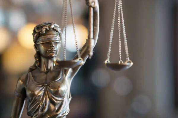 Статуя Правосудия Весами Адвокатской Конторе Леди Юстиция Символ Правосудия Юридическое — стоковое фото