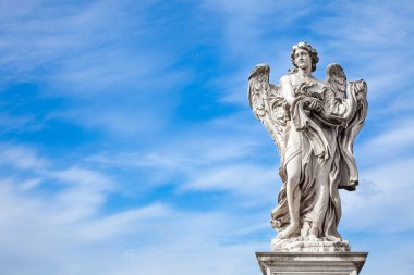 Melek heykeli Santangelo köprü Roma boyunca. Roma Castel Santangelo için önde gelen köprü on güzel barok heykelleri melekler ile bezenmiştir