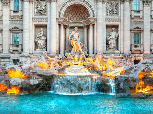 Trevi fountain at sunrise, Rome, Italy, Europe — Stock Photo, Image