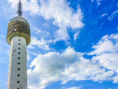 büyük dijital televizyon ve radyo sinyali yayın Kulesi