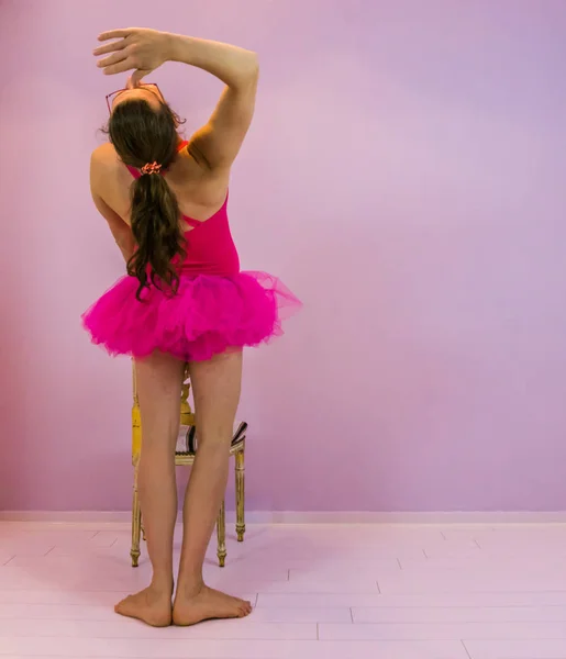 Jovem Transgênero Menina Realizando Cambre Movimentos Balé Clássicos Lgbt Esporte — Fotografia de Stock