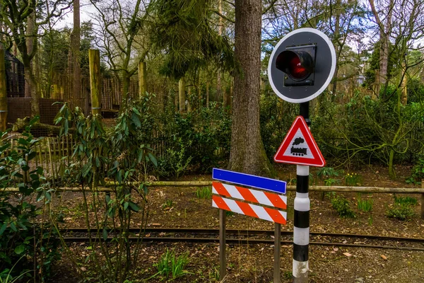 Warning traffic light at a railroad, Dutch warning signs — Stock Photo, Image