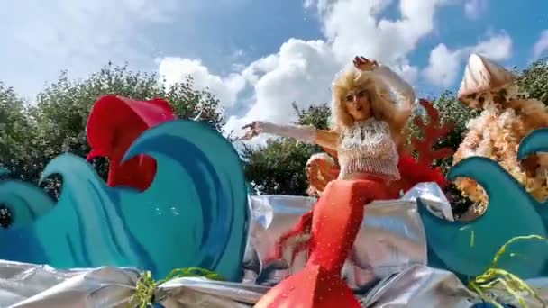 Drag Queen Klädd Som Sjöjungfru Hbt Pride Parade Antwerpen Augusti — Stockvideo