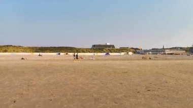 Domburg Plajı, Zeeland'deki popüler sahil kenti görünümü, Hollanda