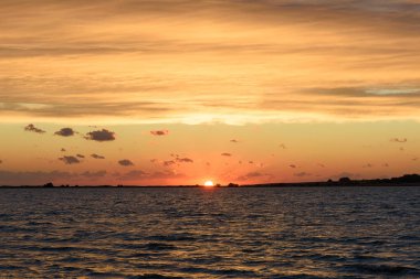 Haliçte batan güneş.