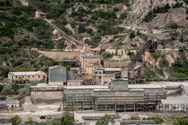 Çakıl ocağı mekanizmalar. Madenciliği işleme tesisi.