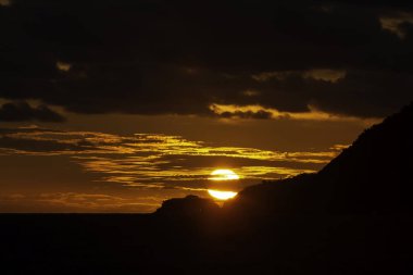 Rio de Janeiro Leblon Plajı üzerinde aşağı şaşırtıcı güneş ayarı