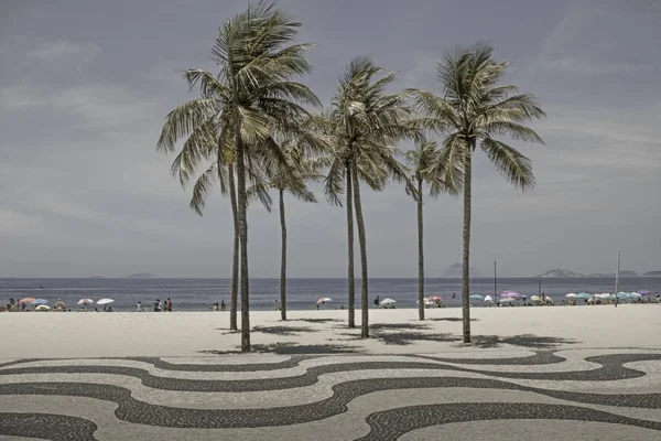 자네이 브라질에서 Ipanema 해변에서 화창한 — 스톡 사진