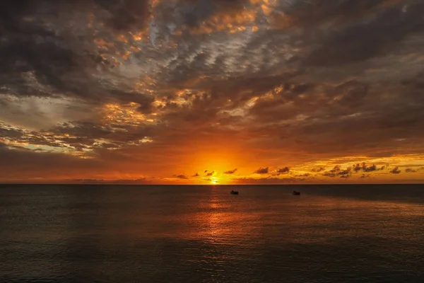 Orangefarbener Sonnenuntergang Über Dem Ozean Auf Karibischen Inseln — Stockfoto