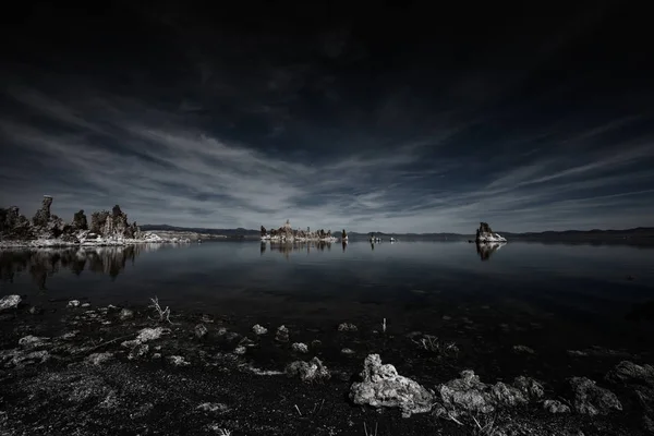 Céu Nublado Sobre Lago Mono Sierra Oriental Califórnia — Fotografia de Stock