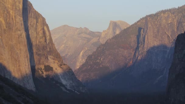 Idő Telik Yosemite Völgy Capitan Központjában — Stock videók