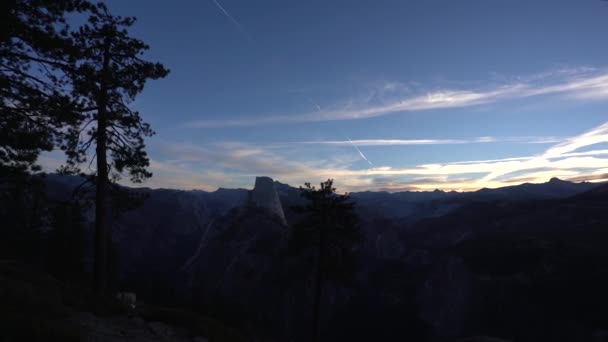 Panoramavy Yosemite National Park Med Halv Kupol Mitten — Stockvideo