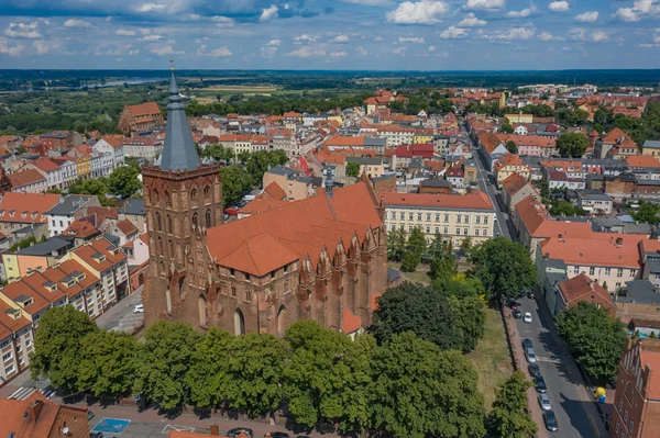 Orta Avrupa'da küçük bir kasabada Gotik Kilisesi