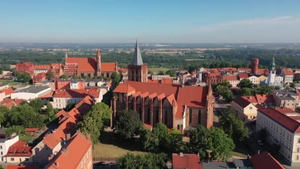 Εναέρια Πανοραμική Θέα Μιας Παλιάς Πόλης Στην Πολωνία Γοτθικό Καθεδρικό — Αρχείο Βίντεο