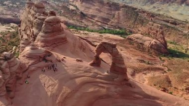 Utah Arches Milli Parkı'nda Narin Kemer ve kaya oluşumları Drone görünümü