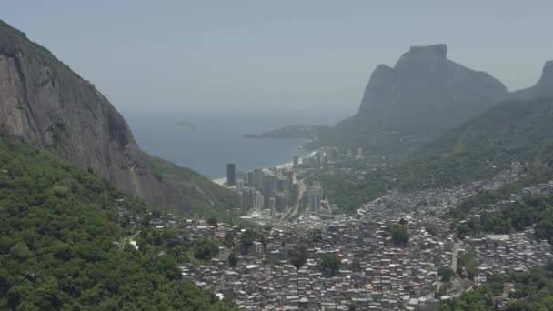 Letecké Panoramatické Záběry Favely Rocinhy Poblíž Sao Conrado Rio Janeiro — Stock video