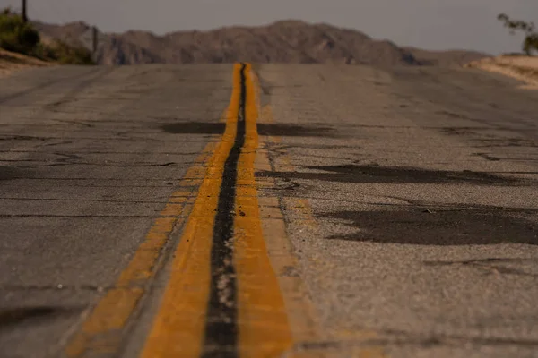 Empty Surface Damaged Road Middle Nowhere California — Stock Photo, Image