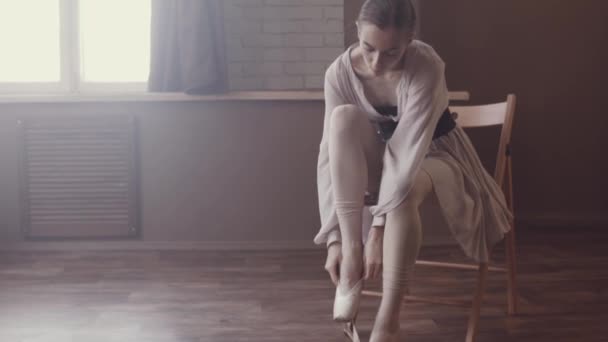 Ballerinas Vestidos Vestido Bonitos Com Pointes Bailarina Usa Chinelos Ballet — Vídeo de Stock