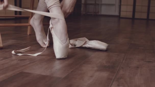 Close Ballerina Legs Pointe Shoes Dancer Wears Ballet Slippers Prepare — Stock Video