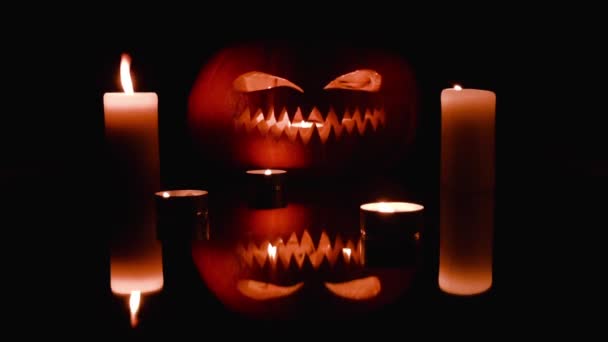 Mindenszentek Napja Halloween Pumpkin Faragott Gonosz Arc Fogak Alakja Látta — Stock videók