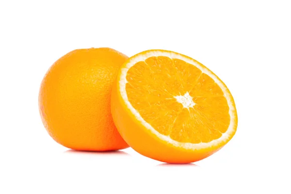 Rebanada Fruta Naranja Fresca Aislada Sobre Fondo Blanco — Foto de Stock