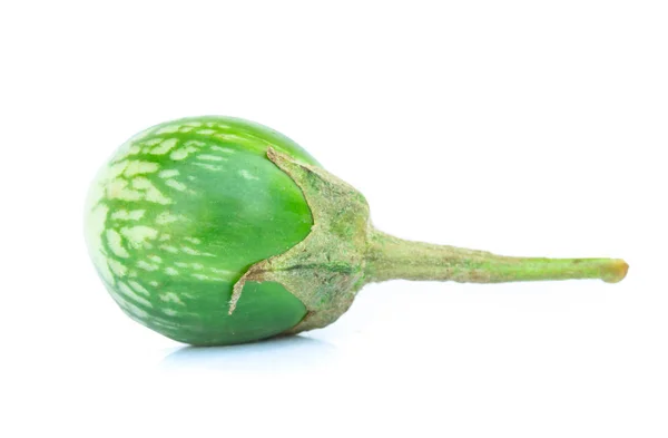 Groene Aubergine Geïsoleerd Een Witte Achtergrond — Stockfoto