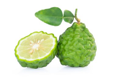 Beyaz arka plan üzerinde izole yaprak dilim ile Bergamot meyve