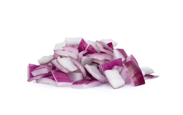 Beyaz arka plan üzerinde izole soğan dilimi