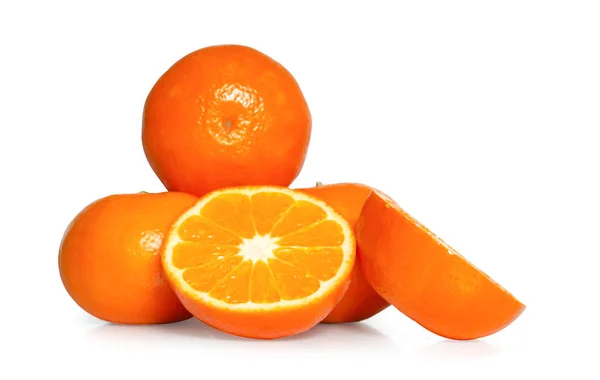 Fatia Fruta Laranja Fresca Isolada Fundo Branco Fruta Conceito Saudável — Fotografia de Stock