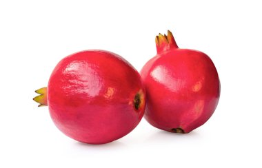 Beyaz arkaplanda izole edilmiş nar 
