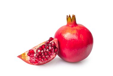 Beyaz arkaplanda izole edilmiş nar.