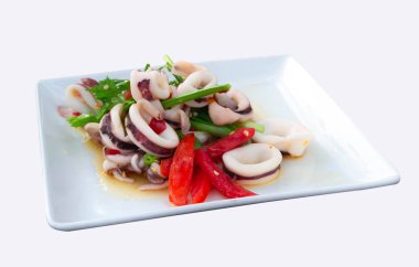 Tay tarzı baharatlı kıyılmış kalamar salatası, Tayland Kuzey Doğu