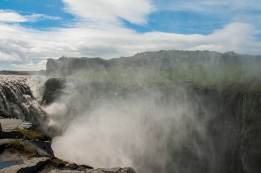 İzlanda'daki görkemli Dettifoss şelale