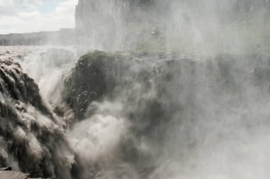 İzlanda'daki görkemli Dettifoss şelale