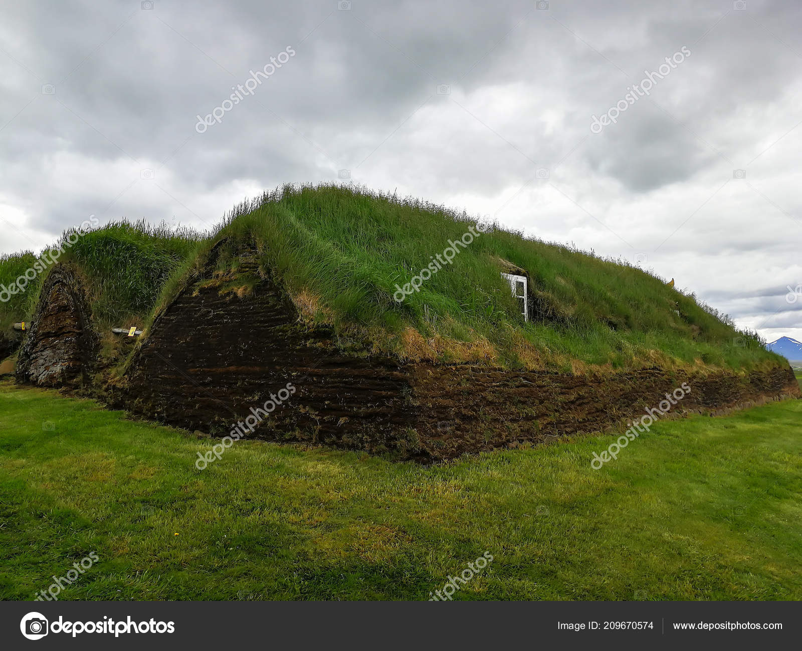 Dating recent peat deposits