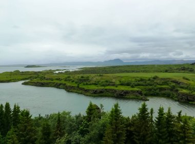 Lake Myvatn İzlanda, sahne çarpıcı ile çevrili yer almaktadır