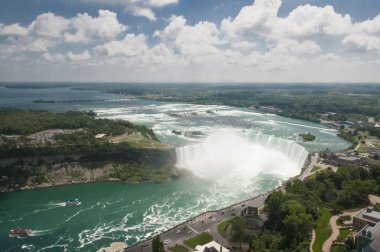 Kanada'da Niagara Şelaleleri bir dünyanın büyük mucizeler vardır