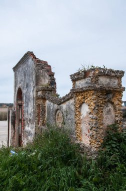 Eski ve terk edilmiş tarihi Manastırı