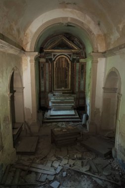 Eski ve terk edilmiş tarihi Manastırı