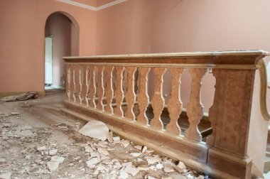 Terk edilmiş bir saray detay